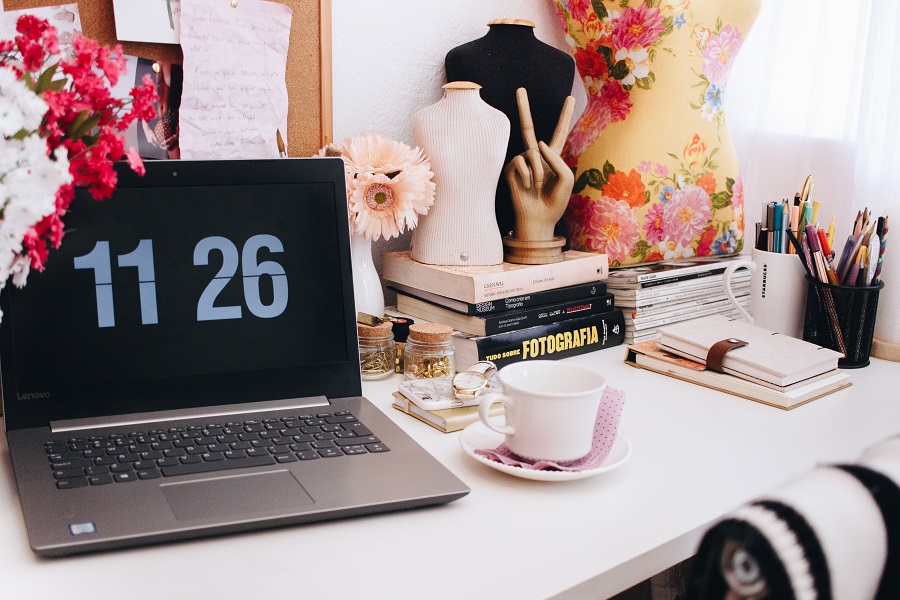 Time Management Tips for International Students To Balance School and Work Abroad
